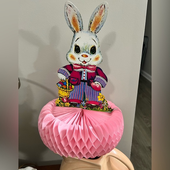 Kitschy Easter - Picture 2 of 2